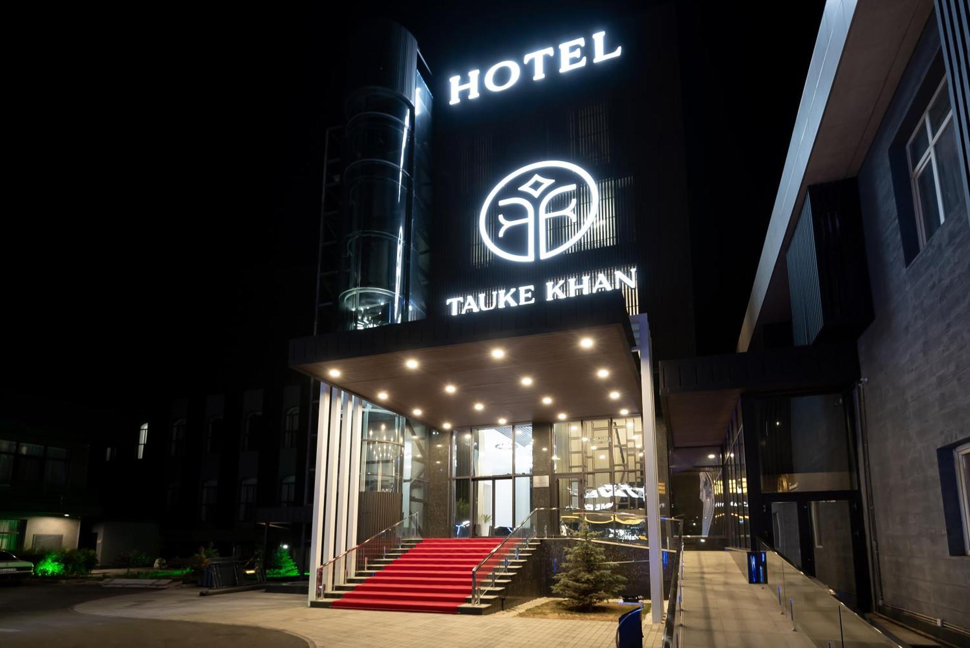 Tauke Khan Plaza Hotell Sjymkent Exteriör bild